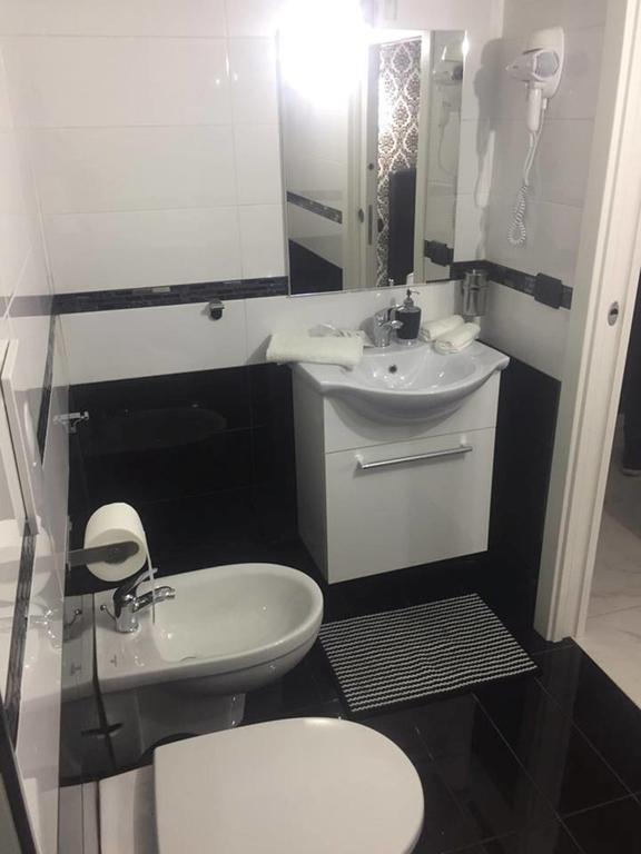 Casa Vacanze Sannazzaro 70 Napoli Eksteriør billede